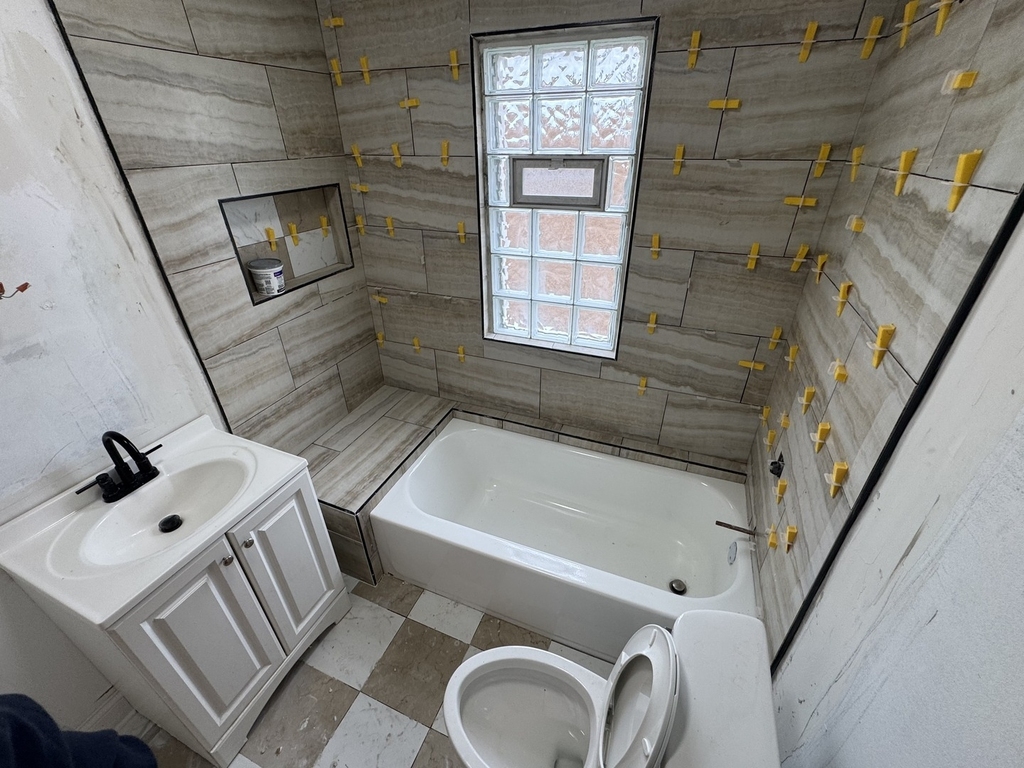 605 Forsythe Avenue - Photo 2