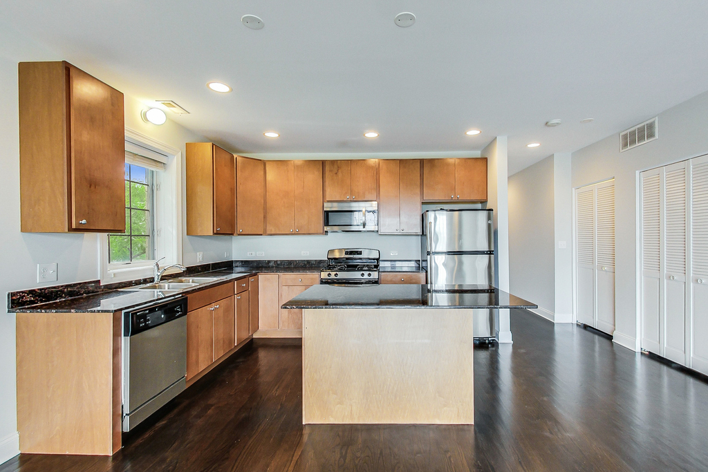 3332 W Palmer Street - Photo 1