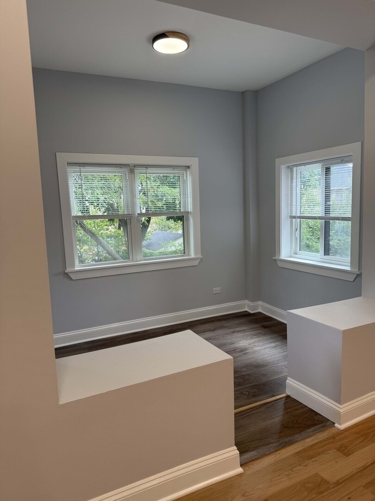 3801 W Belle Plaine Avenue - Photo 11