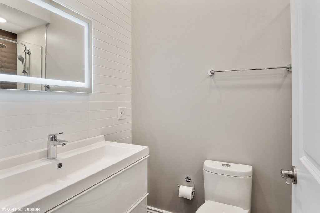608 W Arlington Place - Photo 8