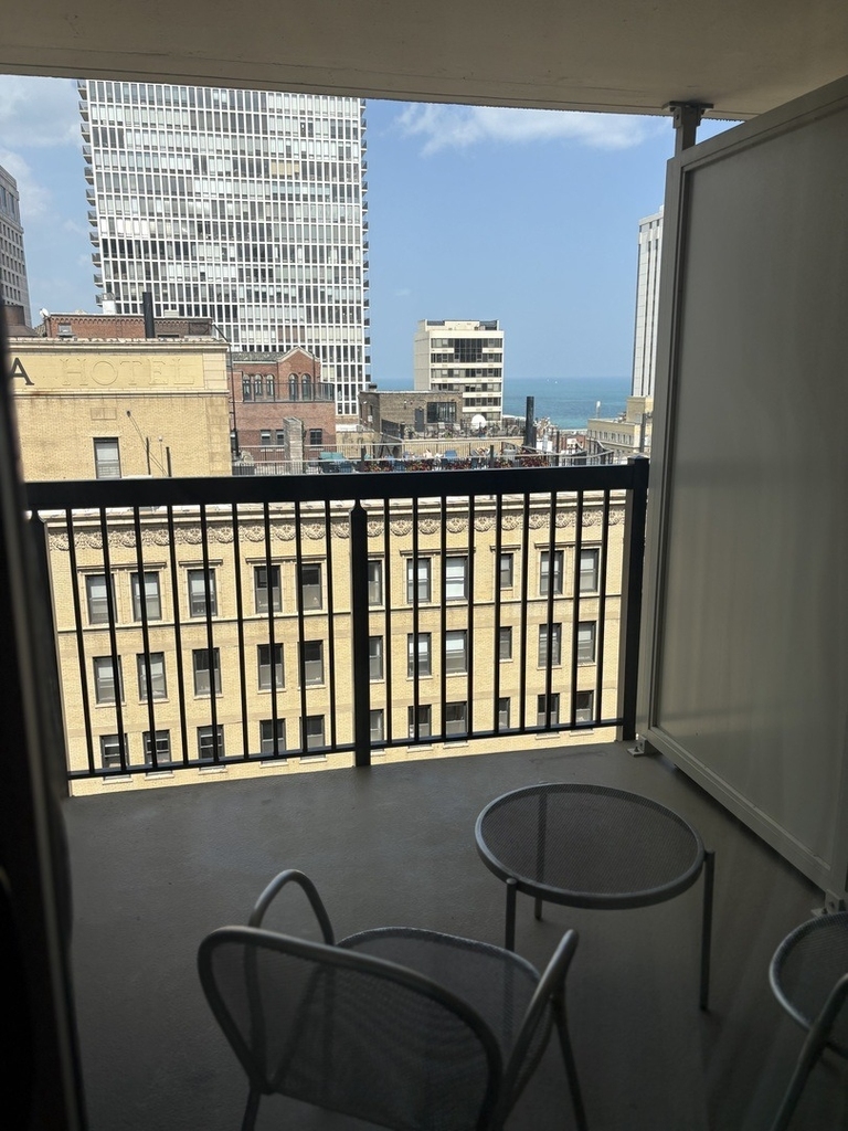 201 E Chestnut Street - Photo 10