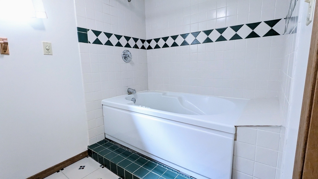 330 S Oak Street - Photo 18