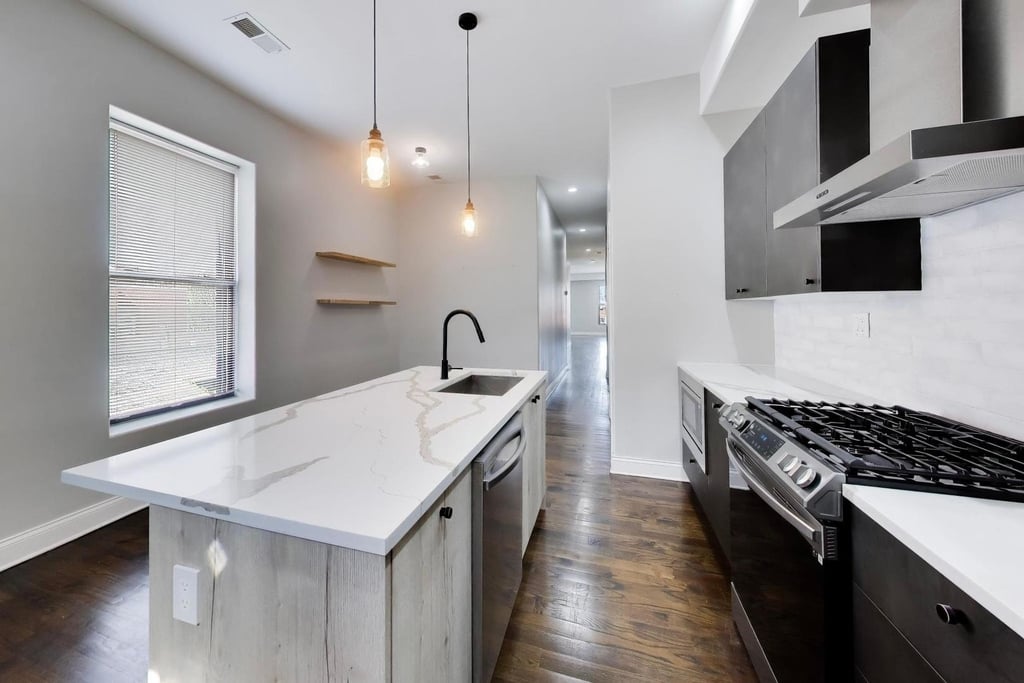 3330 S Indiana Avenue - Photo 9