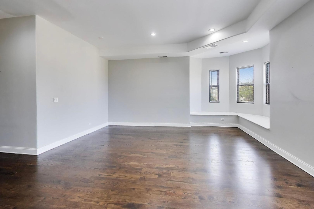 3330 S Indiana Avenue - Photo 6