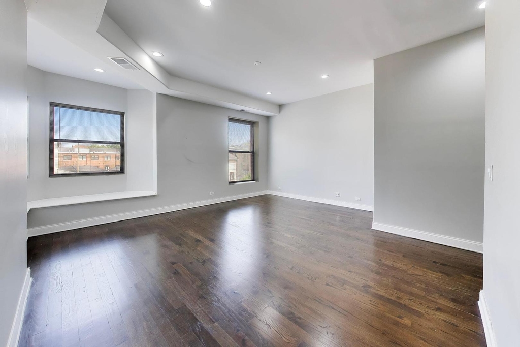 3330 S Indiana Avenue - Photo 4