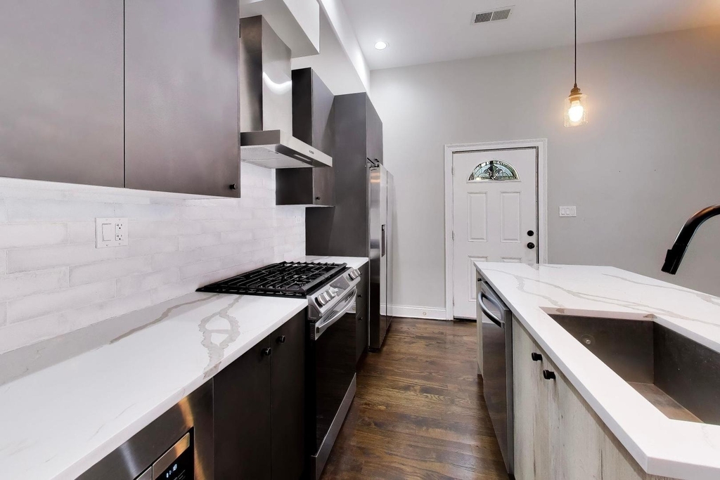 3330 S Indiana Avenue - Photo 10