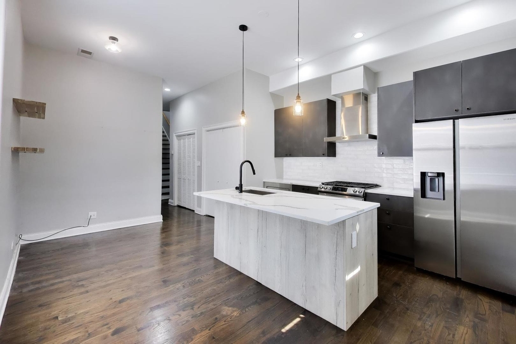 3330 S Indiana Avenue - Photo 8