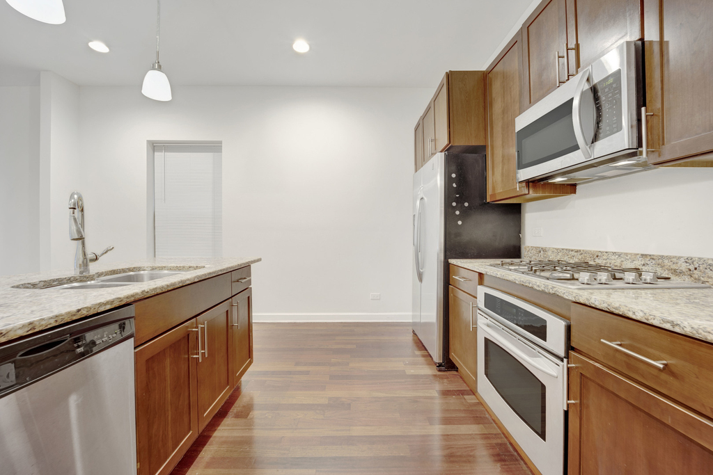1010 W Dakin Street - Photo 2