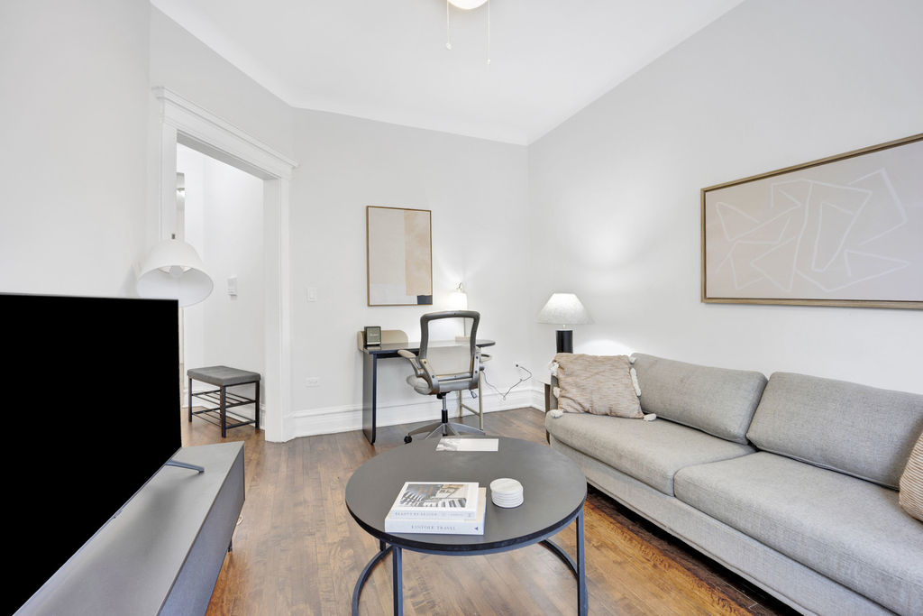 1006 W Dakin Street - Photo 2