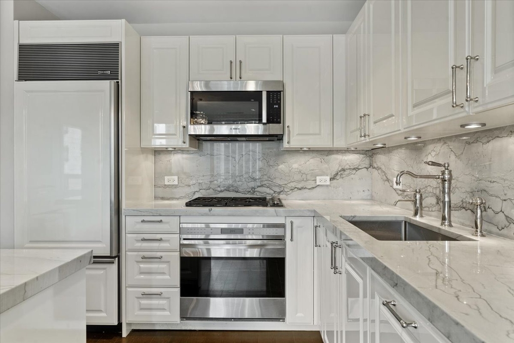 10 E Delaware Place - Photo 7