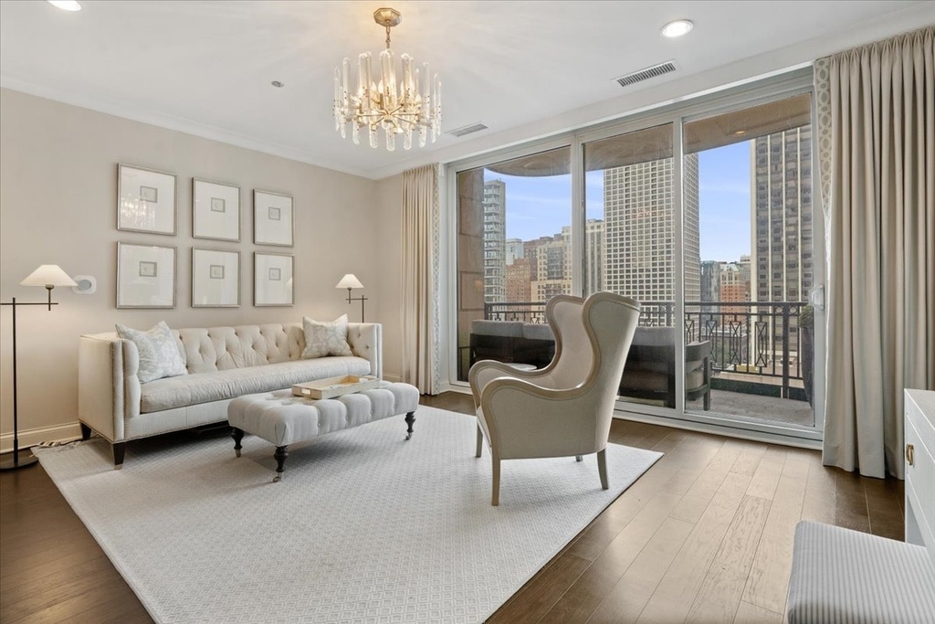 10 E Delaware Place - Photo 8