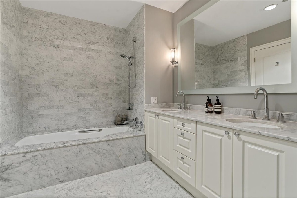 10 E Delaware Place - Photo 16