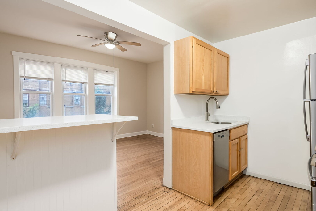 3722 W Altgeld Street - Photo 9