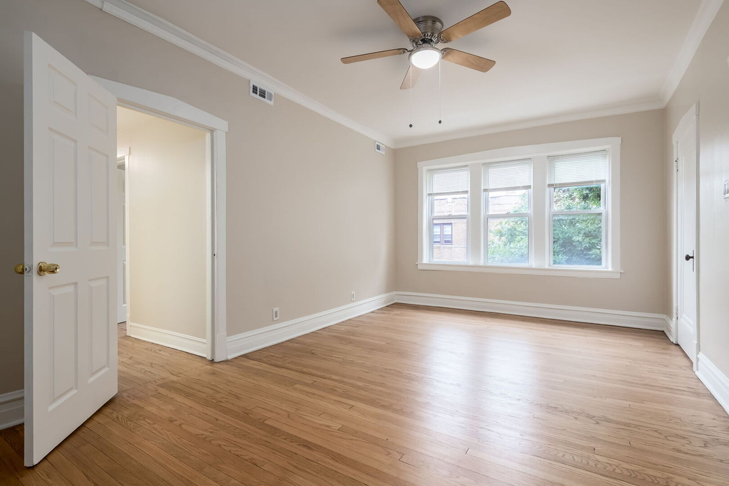 3722 W Altgeld Street - Photo 10
