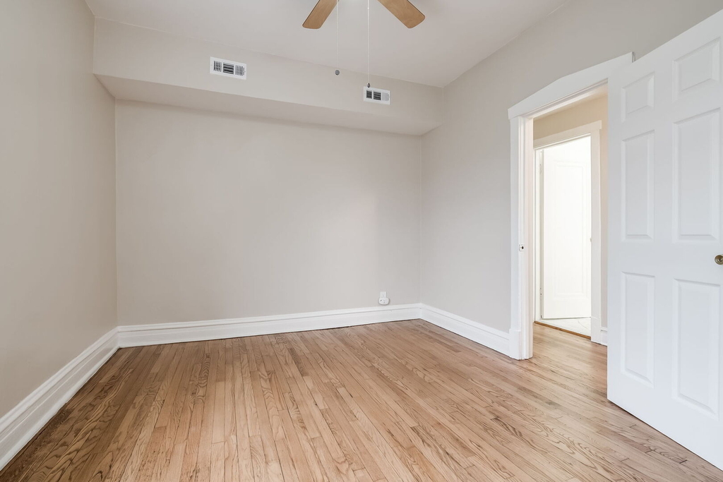 3722 W Altgeld Street - Photo 16