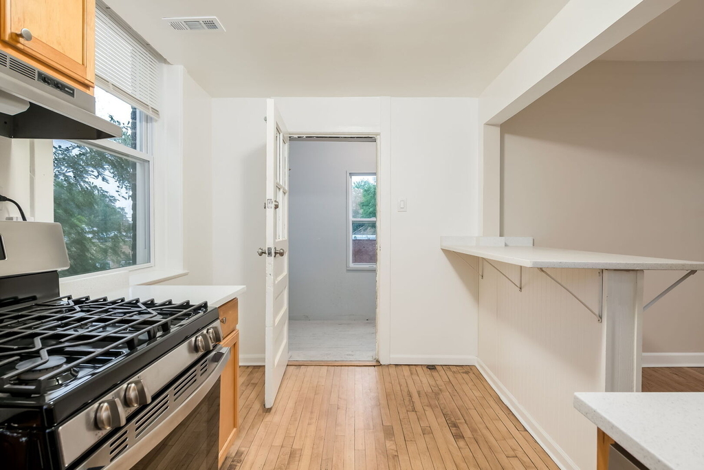3722 W Altgeld Street - Photo 8