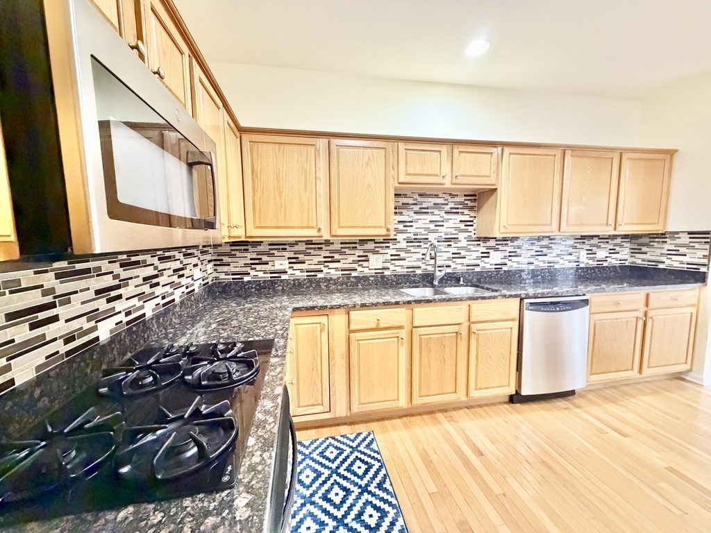2820 N Greenwood Avenue - Photo 14