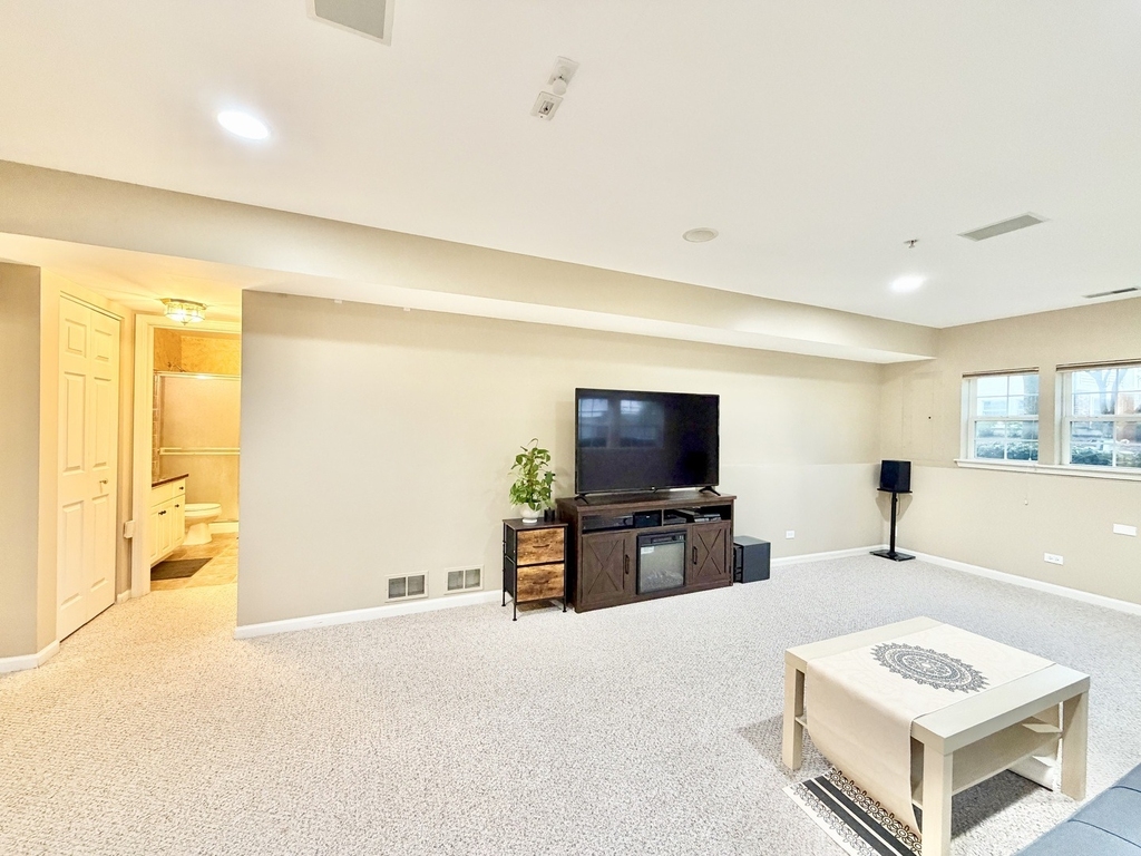 2820 N Greenwood Avenue - Photo 4