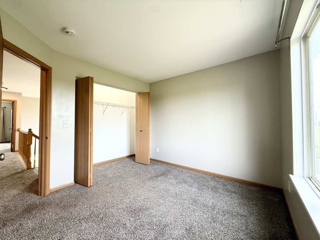 388 Richmond Drive - Photo 19