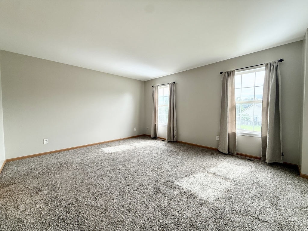 388 Richmond Drive - Photo 14