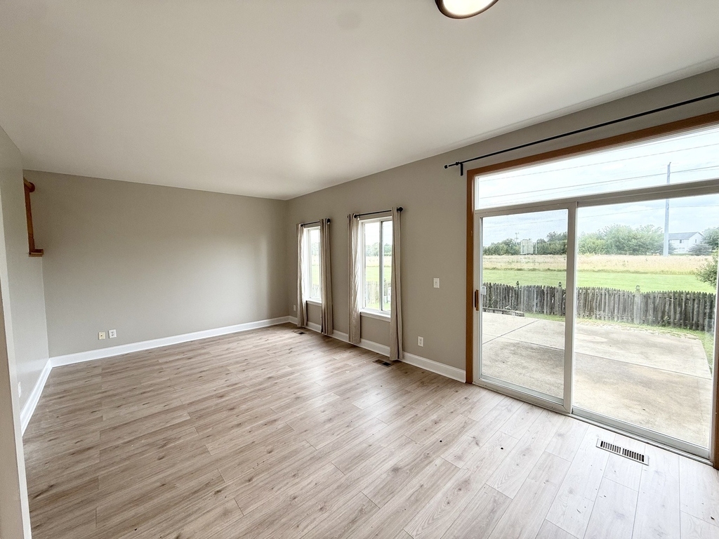 388 Richmond Drive - Photo 5