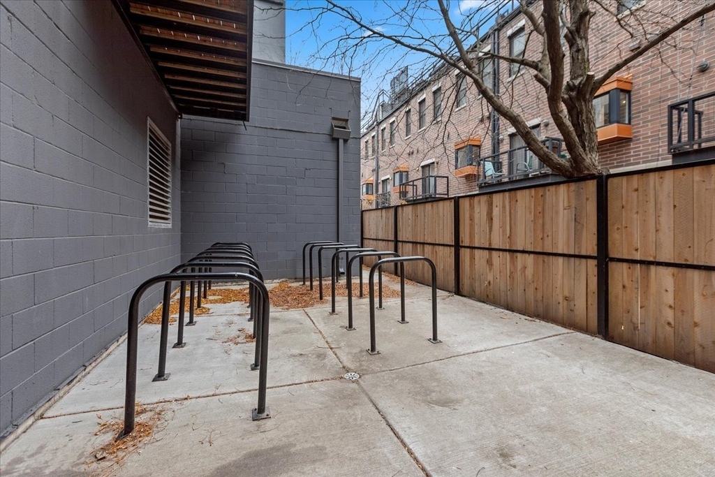 2217 W Madison Street - Photo 16