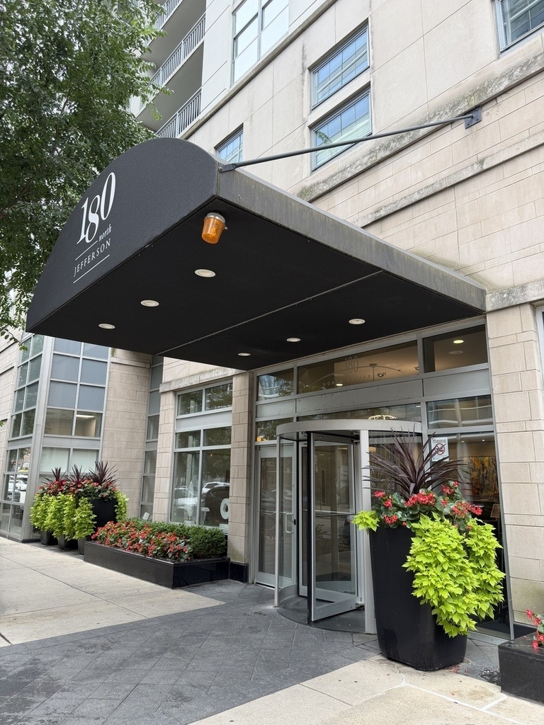180 N Jefferson Street - Photo 1