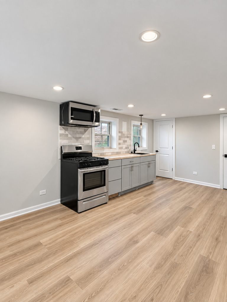 18 S Austin Boulevard - Photo 1