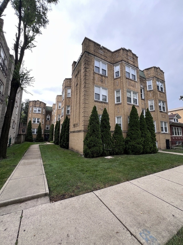 6508 N Richmond Street - Photo 0