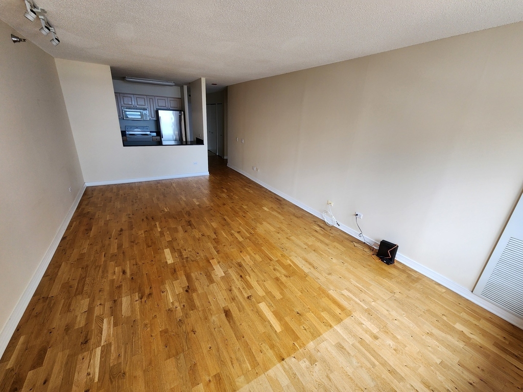 512 N Mcclurg Court - Photo 6