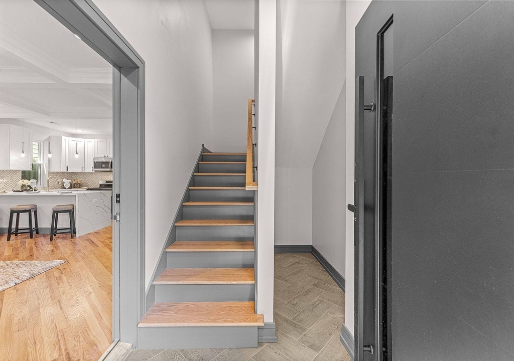 6150 S Saint Lawrence Avenue - Photo 6