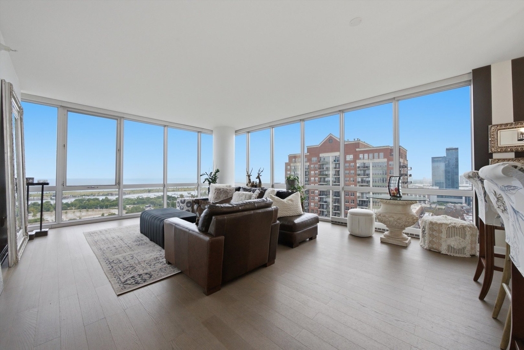 1629 S Prairie Avenue - Photo 4
