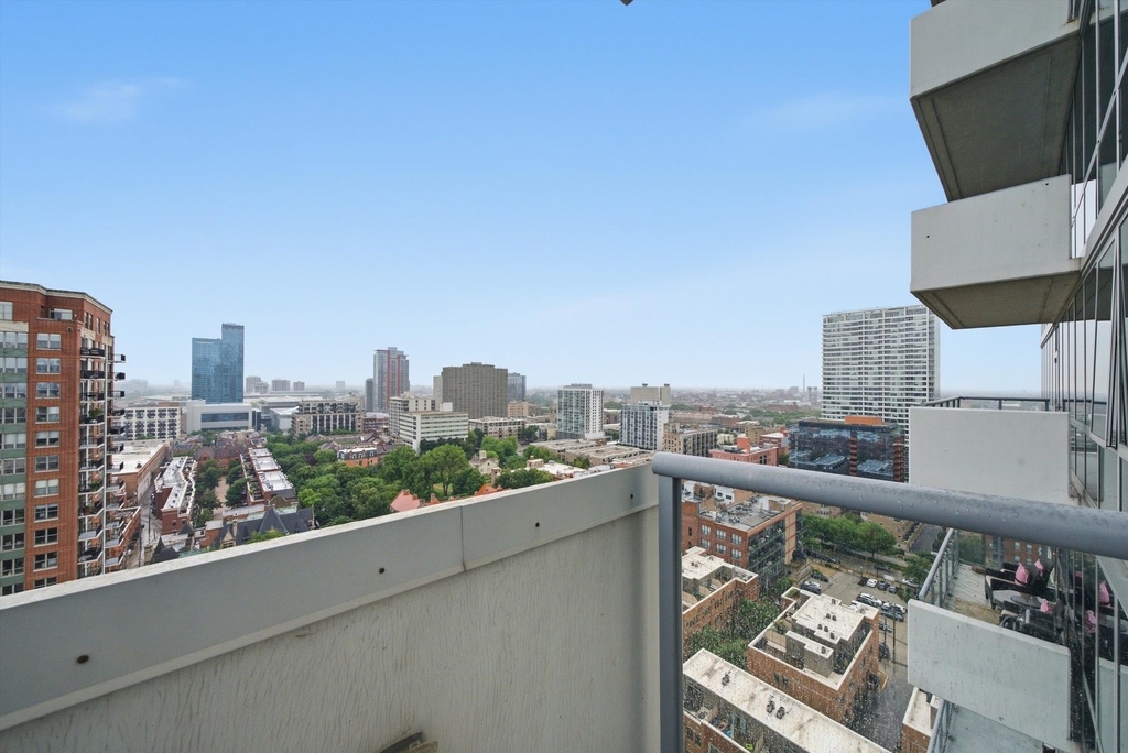 1629 S Prairie Avenue - Photo 13