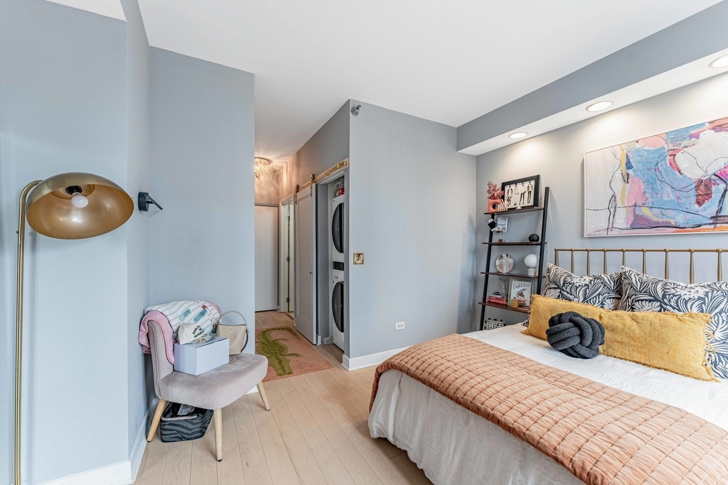 435 W Erie Street - Photo 16