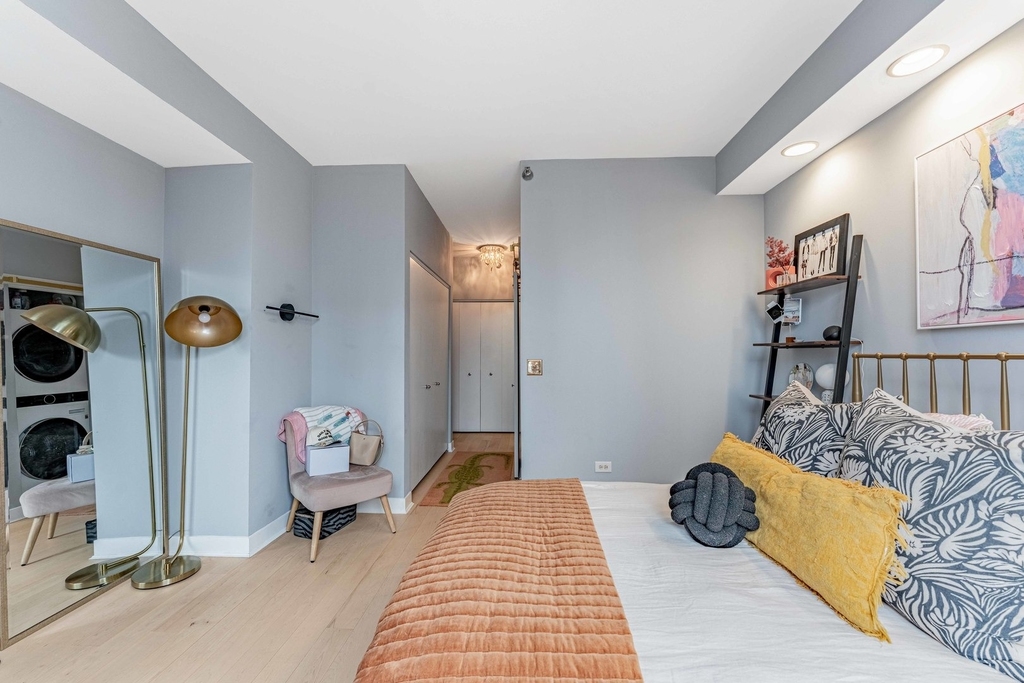 435 W Erie Street - Photo 13