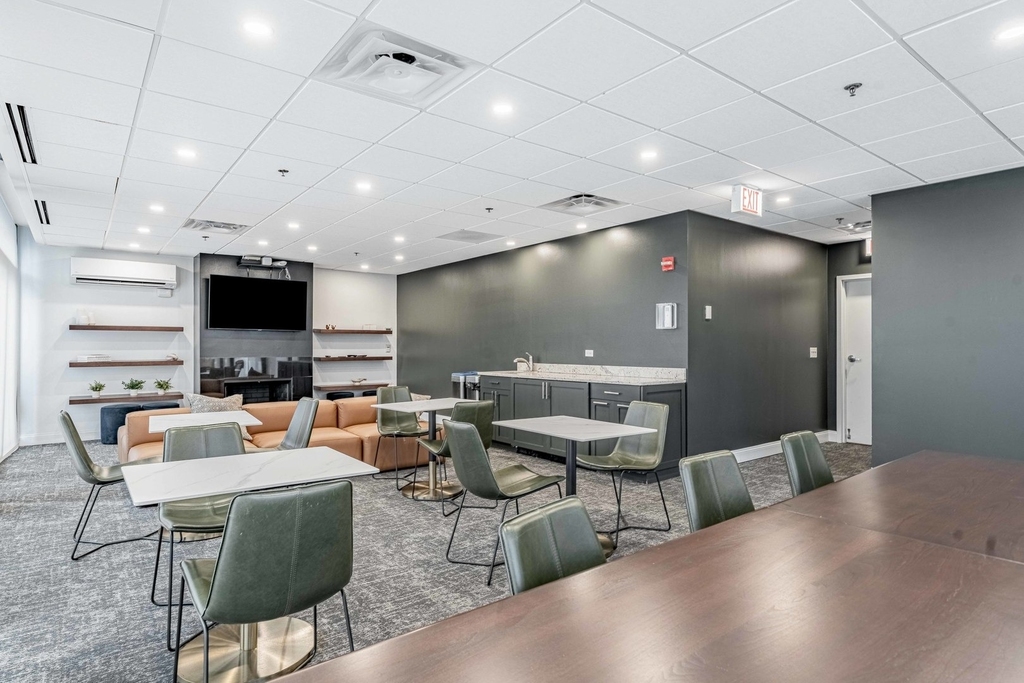 435 W Erie Street - Photo 21
