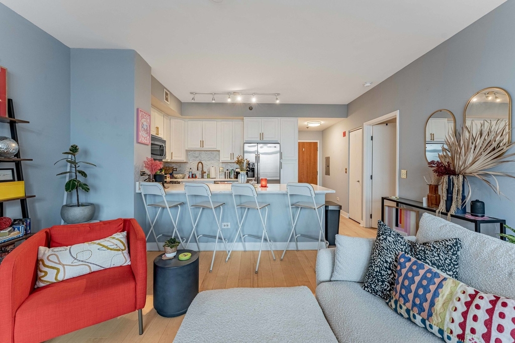 435 W Erie Street - Photo 6