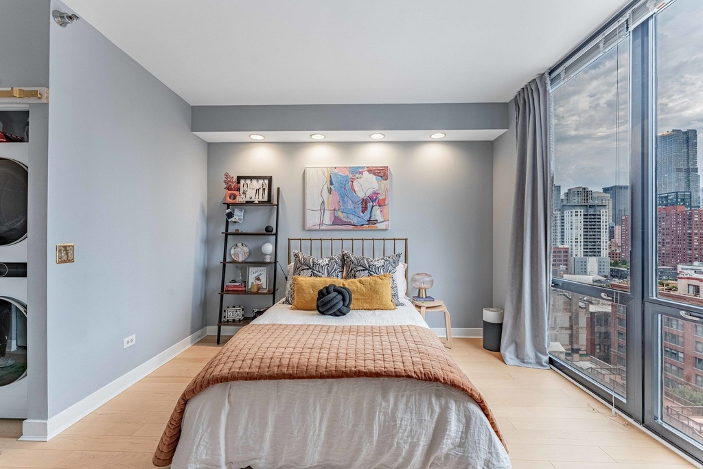 435 W Erie Street - Photo 14