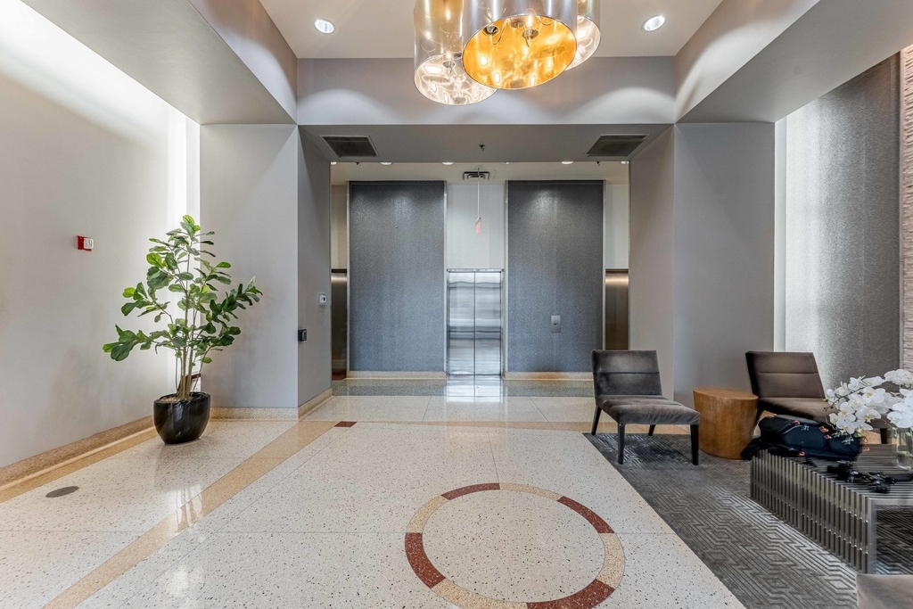 435 W Erie Street - Photo 23