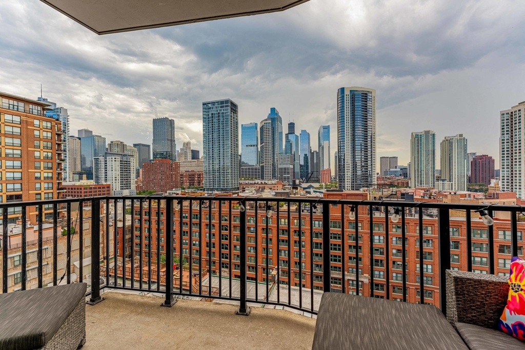 435 W Erie Street - Photo 7