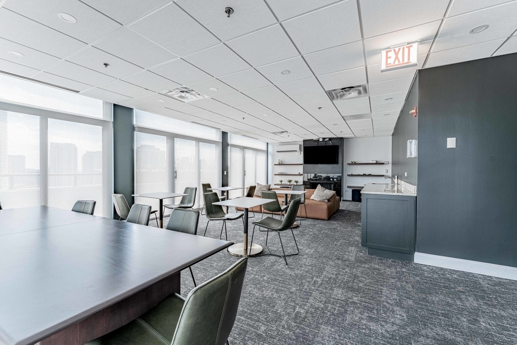 435 W Erie Street - Photo 20