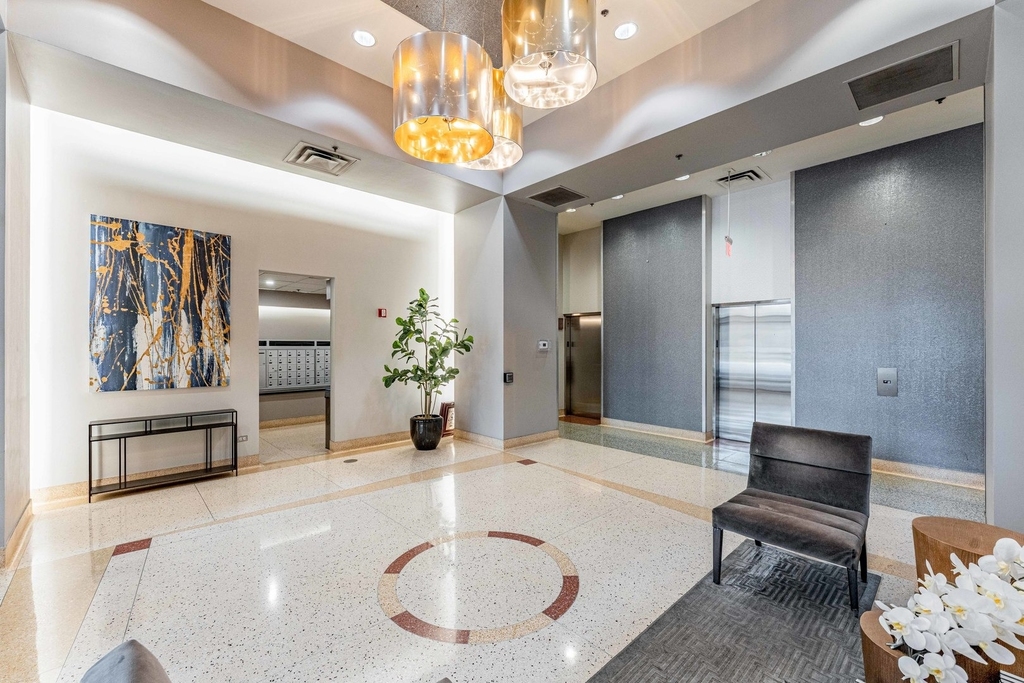 435 W Erie Street - Photo 22