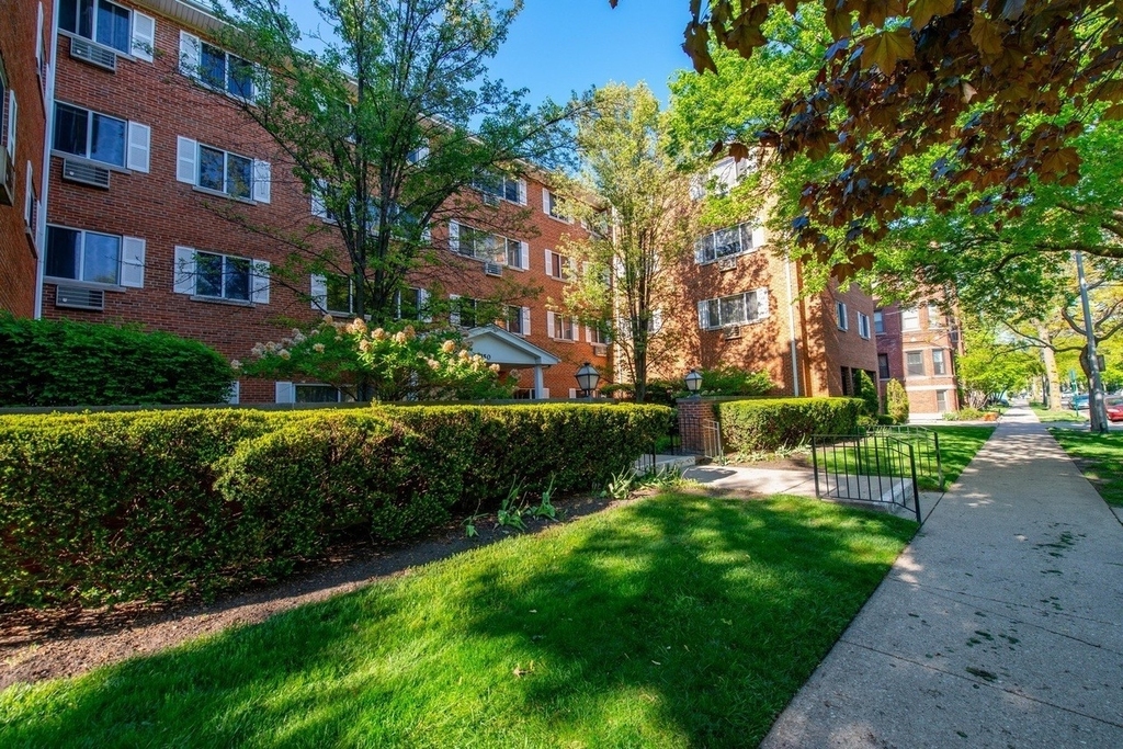 950 Washington Boulevard - Photo 1