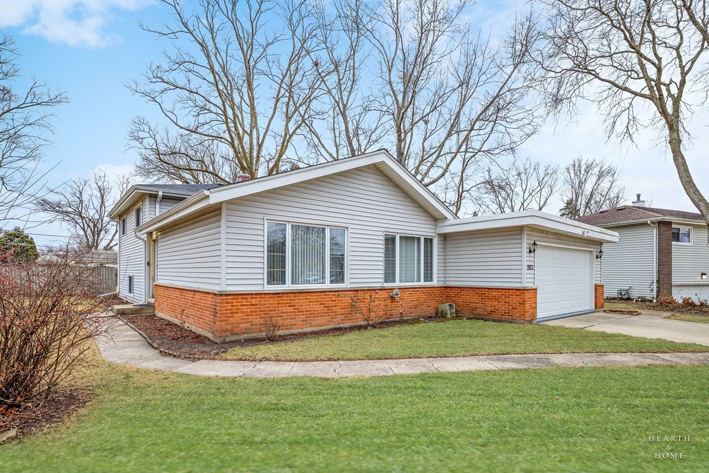 1923 E Pawnee Lane - Photo 1