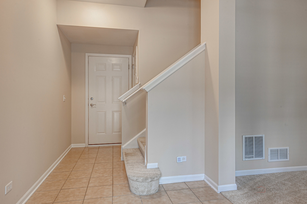726 Summit Lane - Photo 2