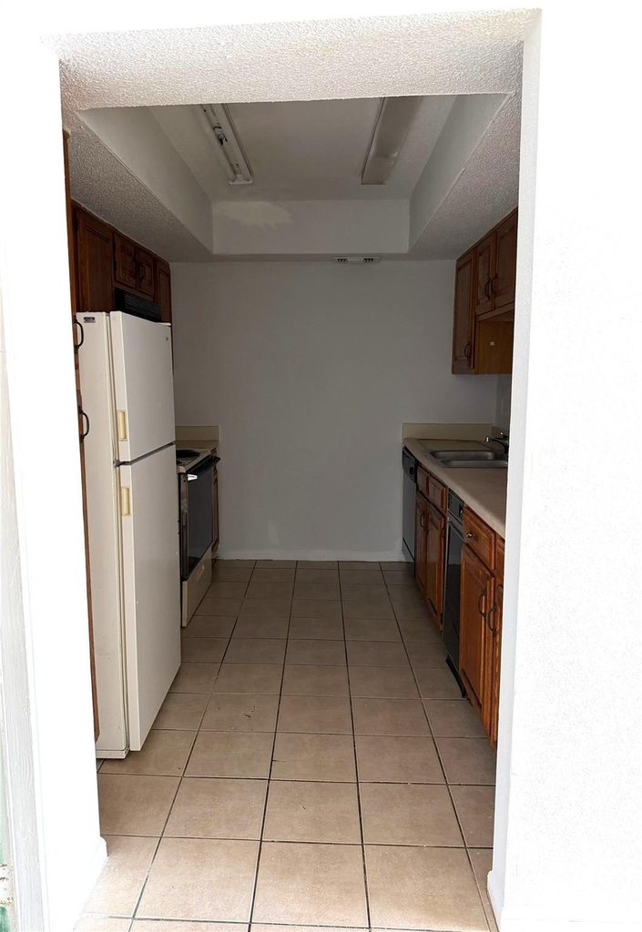 2830 S Bartell Drive - Photo 3