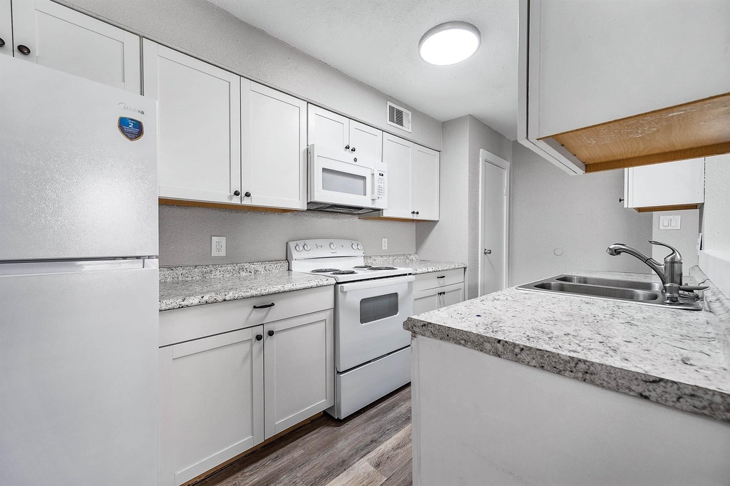 4618 W Orange Street - Photo 8