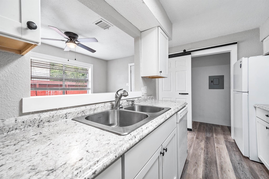 4618 W Orange Street - Photo 10