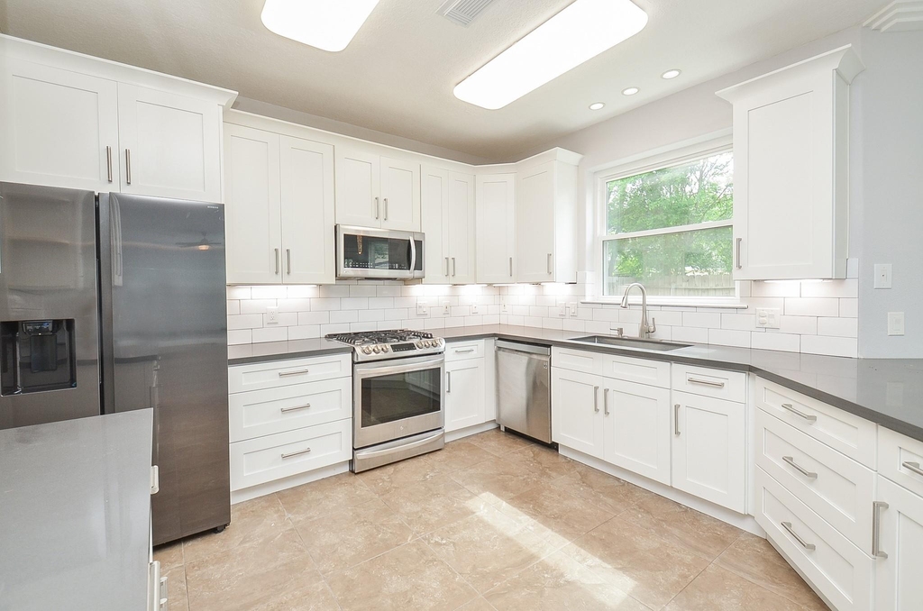 6211 Pebble Canyon Court - Photo 12