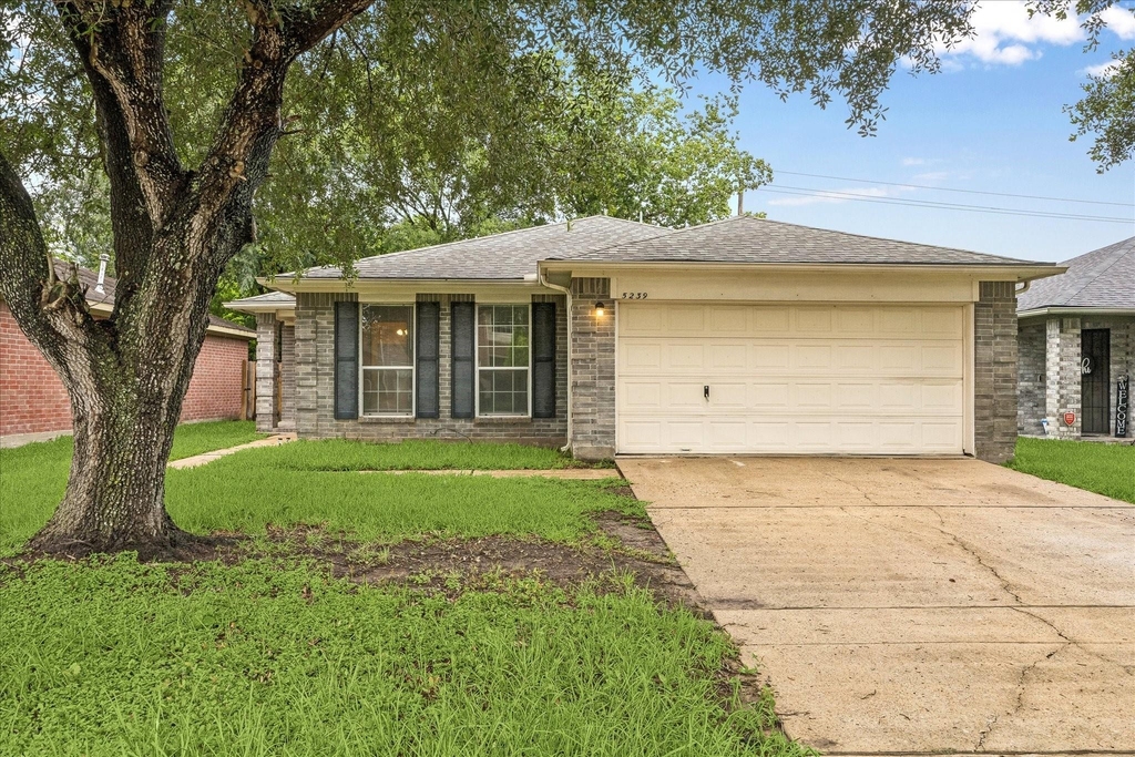 5239 Sugar Bush Drive - Photo 1
